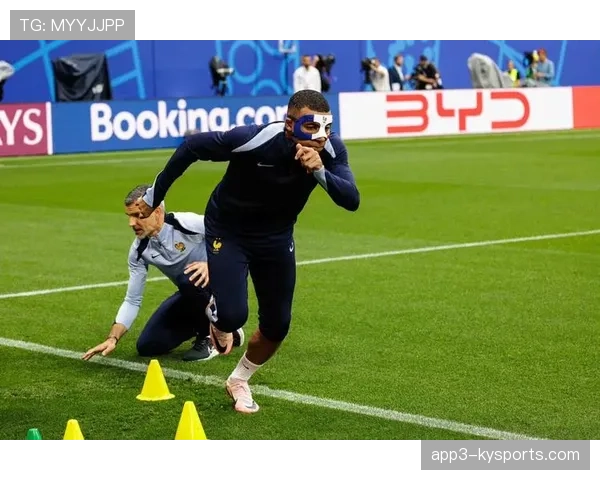 姆巴佩替补席90分钟 伤病管理抑或战术博弈的焦点